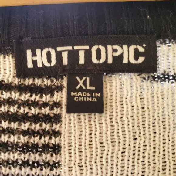 Skull Cardigan ~ Black and White ~ Punk Rock ~ Hot Topic UniSex - Picture 3 of 8